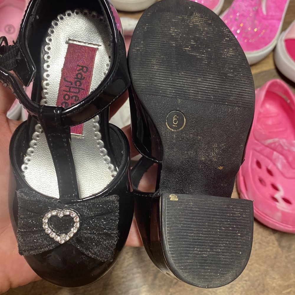 8 Pairs of Shoes - Picture 13 of 14